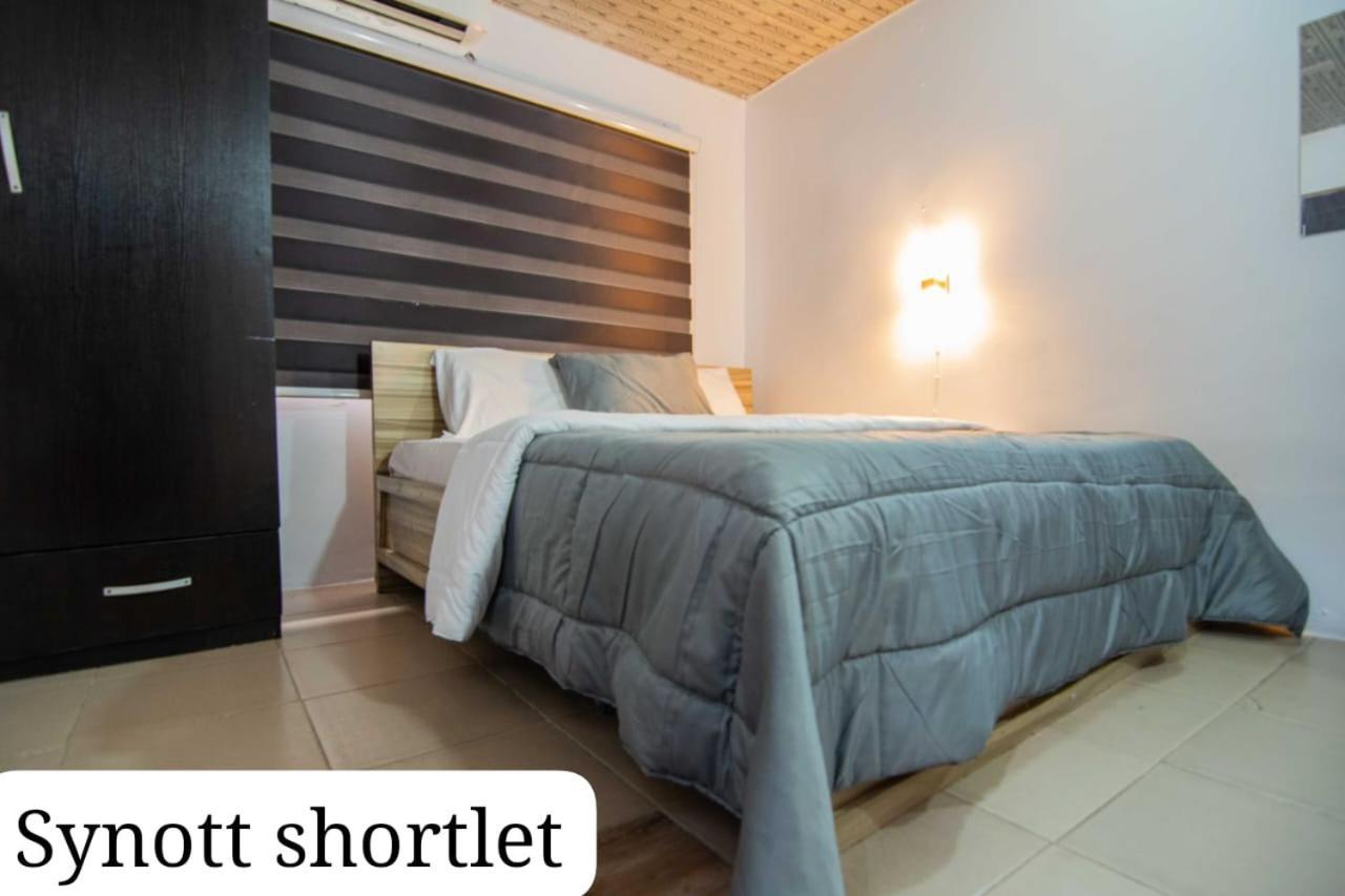 איקג'ה Synott Apartment מראה חיצוני תמונה